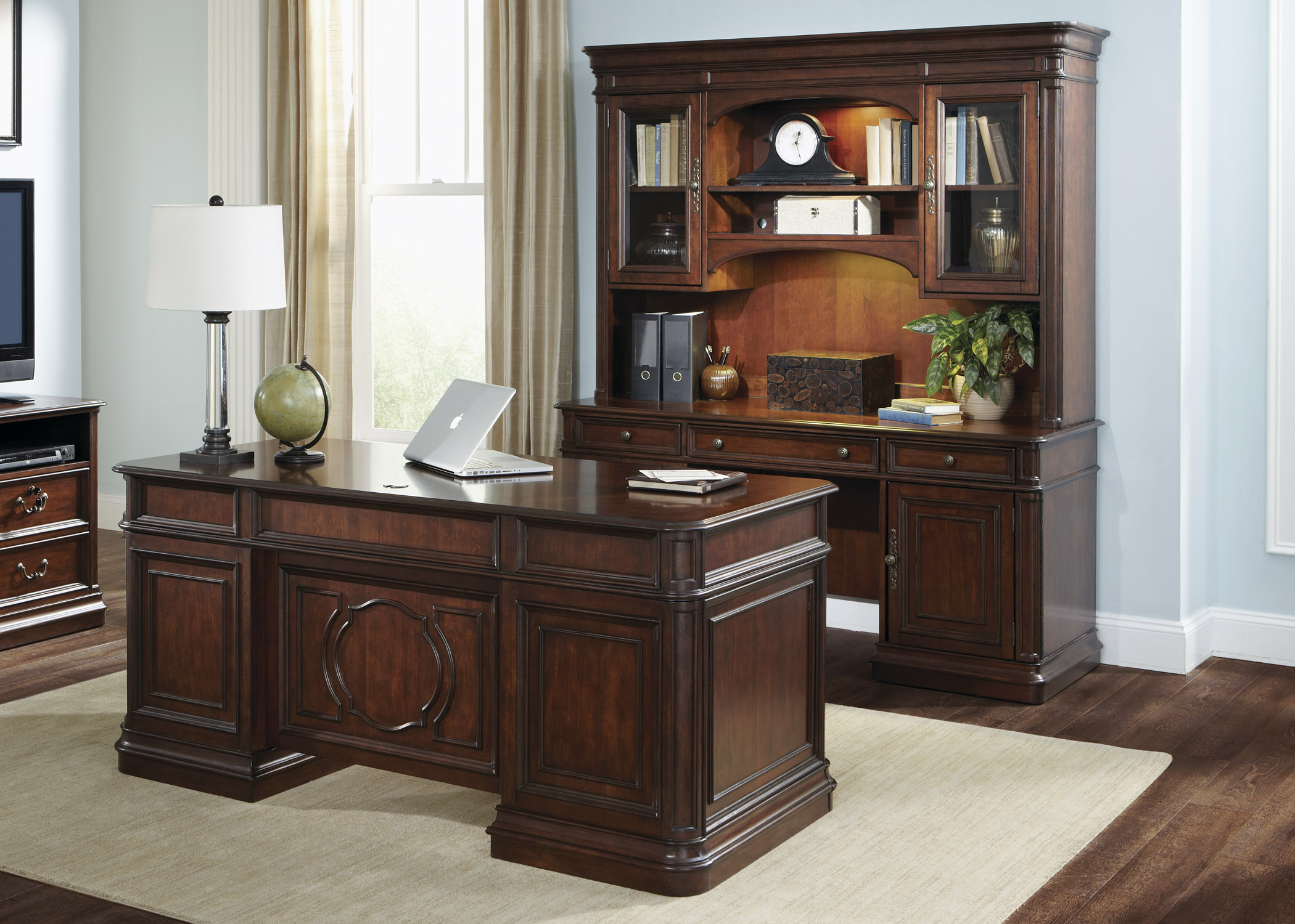 Liberty Furniture Brayton Manor Jr Executive Jr Executive Set | Royal ...